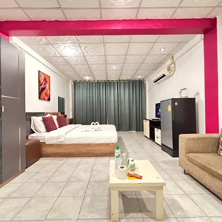 Pattaya Charm Hotel